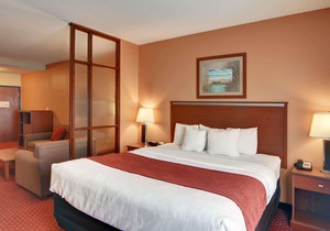 Quality Suites Near Cedar Creek Lake