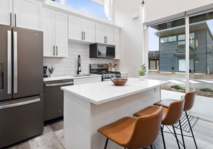 Quarry A28 - Beautiful Pet Friendly 2BD 2BA! Communal hot tub, pool and more!