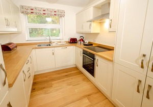 Quarry Bank - Three Bedroom House, Sleeps 6