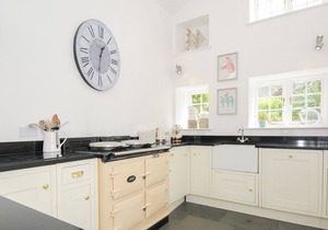 QUAY HOUSE, pet friendly, country holiday cottage in Charlestown