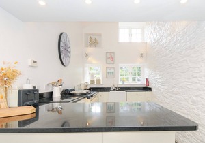 QUAY HOUSE, pet friendly, country holiday cottage in Charlestown