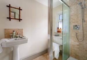Quay House - Waterside, eclectic style, parking