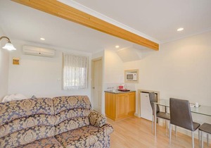 Queechy Motel
