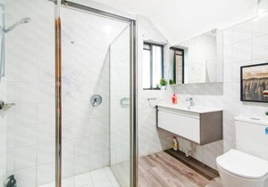 Queen Room - Mins to Station & Olympic Park - Shared Bathroom