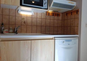 Quiet Apartment Near Chamonix Center, Private Garage, Ski Locker