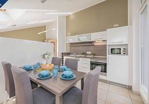 Quiet apartment in Zinnowitz with balcony and fireplace near beach & town -