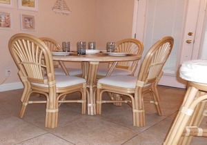 Quiet beach getaway with patio! Walk to the beach, bars, and restaurants!