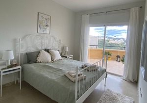 Quiet, charming, newly ren. golf Apartment