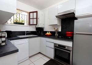 Quiet, cozy duplex for 5 air-conditioned by the sea, Wifi, swimming pool, park