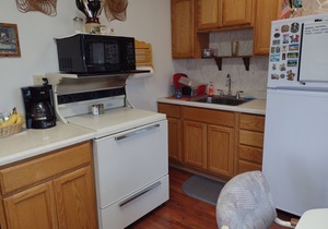 Quiet FULL-SIZE bed close to town 420 friendly