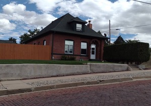Quiet FULL-SIZE bed close to town 420 friendly