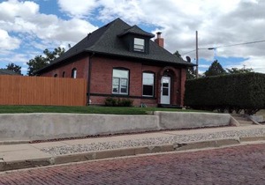 Quiet FULL-SIZE bed close to town 420 friendly