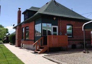 Quiet FULL-SIZE bed close to town 420 friendly