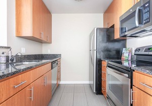 Quiet Santa Clara 1BR w/W/D, Parking, walk Downtown, by Blueground
