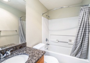 Quiet Santa Clara 2BR w/ Pool, Spa, near University,Train, by Blueground