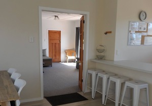 Quiet spacious comfortable home Wi-Fi sundeck 2 living areas large outdoor areas