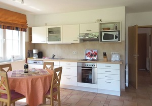 Quietly situated first floor apartment w. Garden, south-facing terrace, barbecue area and WLAN