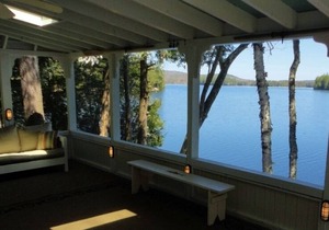 Quintessential Lakefront Cottage with Amazing Views!