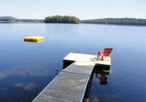 Quintessential Lakefront Cottage with Amazing Views!