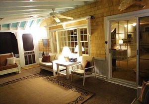 Quintessential Lakefront Cottage with Amazing Views!