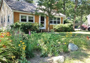 Quintessential Popponesset Beach Cottage - 2 Blocks to Beach