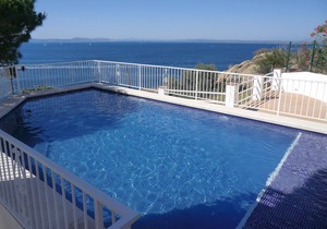 R. 186 - NEPTUNO B 1-4 - Apartment near the lighthouse of Roses, beautiful sea views and swimming pool.