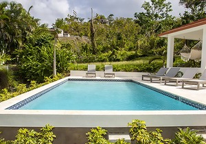 R Casa Unit 3 at Steps Beach: Newly Home with all the bells and whistles