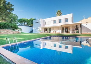 R6 Modern Villa 300m from the Comaruga beach