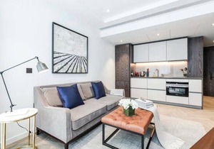 Radiant 1 BDR Apt w/Terrace&Excellent Travel Links