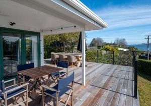 Radiant Rainbow Point - Taupo Holiday Home