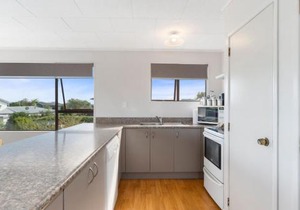 Rainbow Lake House - Lake Taupō Holiday Home