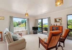 Rainbow Point Gem - Lake Taupo Bach
