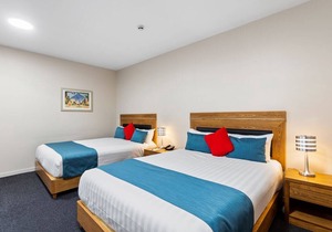 Ramada By Wyndham Hamilton City Center