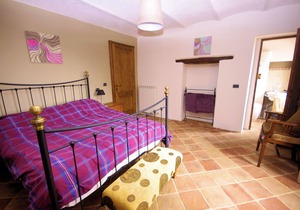 Rancale-Beautiful and Imposing Stone Farmhouse with Pool in Quiet Valley Setting