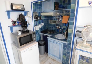 Rare at the location, foot in the beach, full sea view