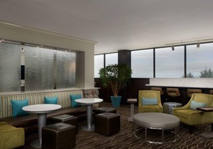 Rare Find! Four Comfy Units, Pool, Spa and Gym