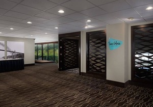 Rare Find! Four Comfy Units, Pool, Spa and Gym