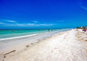 Rare Gem In Siesta Key Village