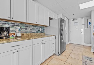 RARE JACUZZI HONEYMOON CONDO/1000SQFT/2BATH/SWING