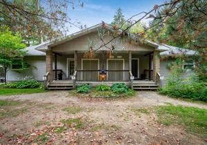 Rare Muskoka Chalet Suite - B8