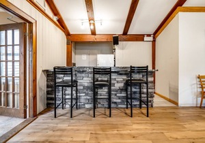 Rare Muskoka Chalet Suite - B6