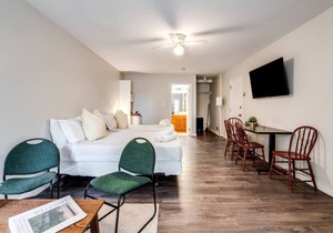 Rare Muskoka Chalet Suite - B7