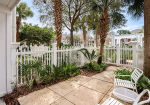 RARE Poolside Studio at Baytowne Wharf! Walk out to Pool, Hot Tub, Beach Tram