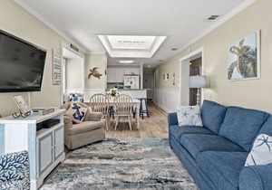 Recently Renovated, across the street from beach+FREE DAILY ACTIVITIES