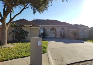 Recently updated, modern condo with a Gulf view from the balcony! Free Wifi!