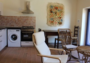 Red apartment in villa with swimming pool between Rome, the Terme dei Papi and Umbria