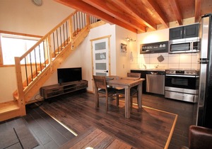 Red Cariboo Resort – a new holiday destination in Canada BC - Garden view apartment (2)