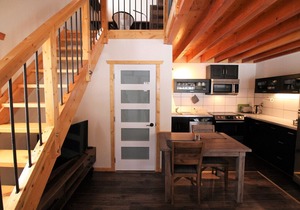 Red Cariboo Resort – a new holiday destination in Canada BC - Garden view apartment (2)