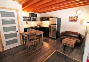 Red Cariboo Resort – a new holiday destination in Canada BC - Garden view apartment (2)