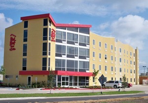 Red Roof Inn & Suites Beaumont